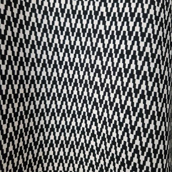 Moa Moa Chevron Geometric Black Cream Coral Top Size Medium - Picture 5 of 6